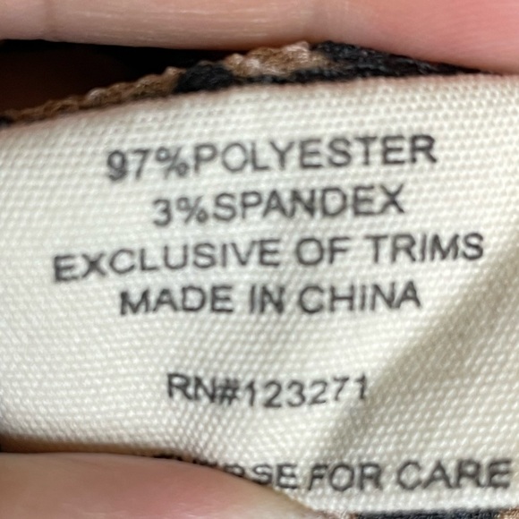 205 Collins Off the Shoulder Leopard Print Romper with Long Skirt Overlay Size S - Picture 13 of 16